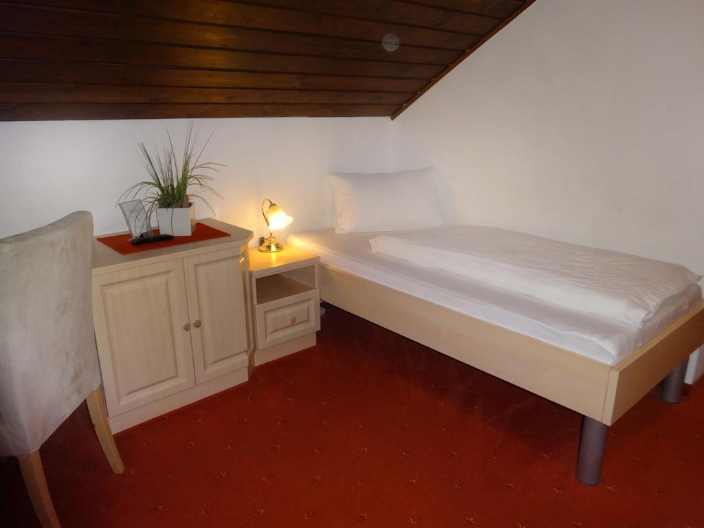 Hotel Pension Scherwirt Graz Habitación foto